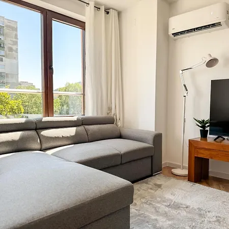 1br With A Designated Workspace, Free Street Parking And Free Gym Pass Appartement