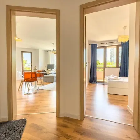Appartement 1br With A Designated Workspace, Free Street Parking And Free Gym Pass *