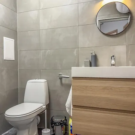 1br With A Designated Workspace, Free Street Parking And Free Gym Pass Daire Filibe