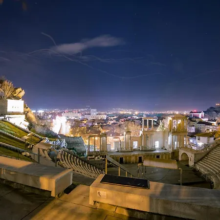 City Stay 1BR Near Mall Plovdiv with Workspace by Flat Manаger Пловдив